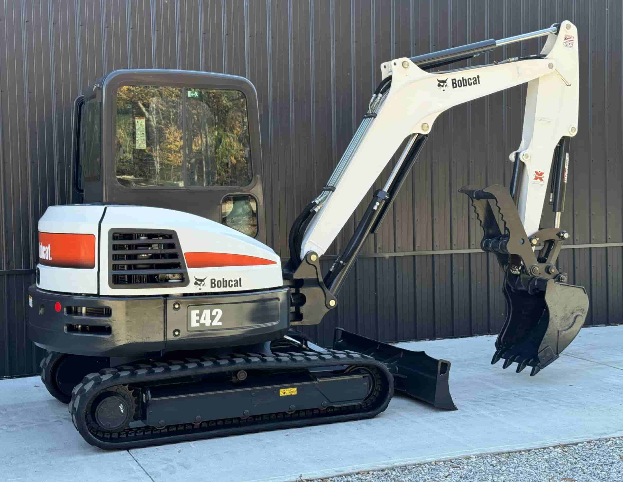 2016 BOBCAT E42 ONLY 716Hrs
